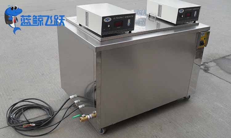 妖精WWW视频免费高清最新期如何安全清洗金戒指？专业保养指南与常见误区