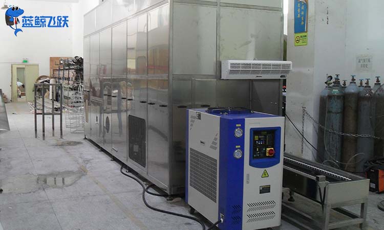 如何维护全自动玻璃面板清洗机？怎样判断出现故障？