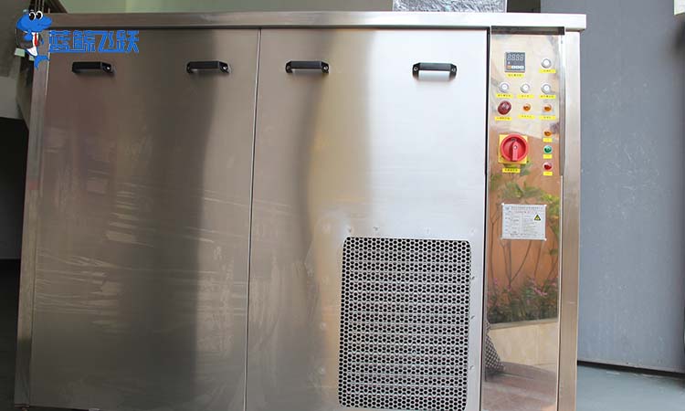 超声清洗机空化效果不明显时应做些什么？技术特点有哪些？