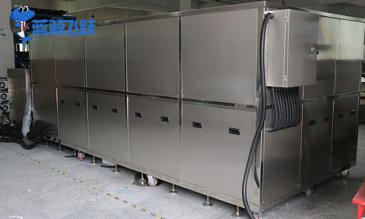 妖精WWW视频免费高清最新期在模具行业中的应用及污渍处理技巧