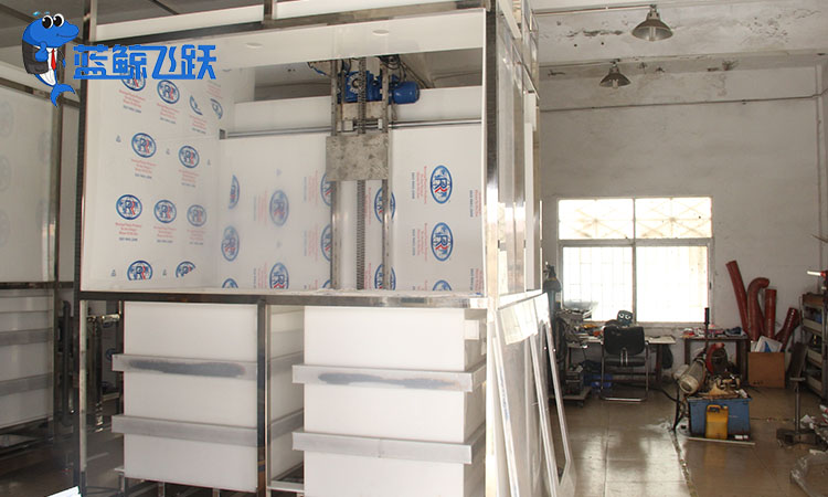 恢复光彩：金属眼镜框架清洗的细节步骤和注意事项