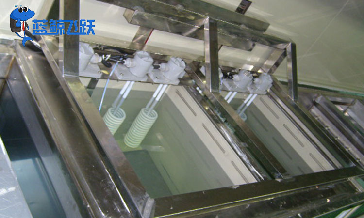 妖精WWW视频免费高清最新期：清洁金属地板和铺装材料的理想选择