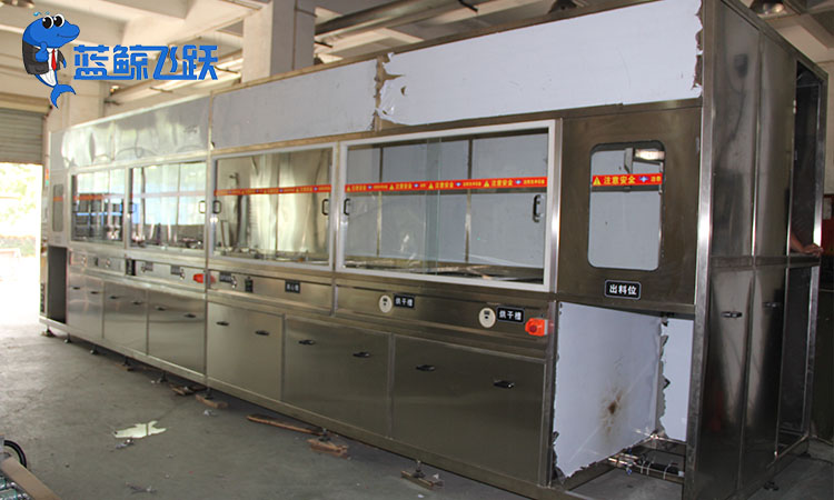 妖精WWW视频免费高清最新期维护金属标牌表面的关键作用