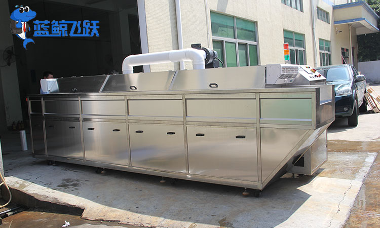 清洗半导体制造设备：超声波技术的关键作用与优势分析