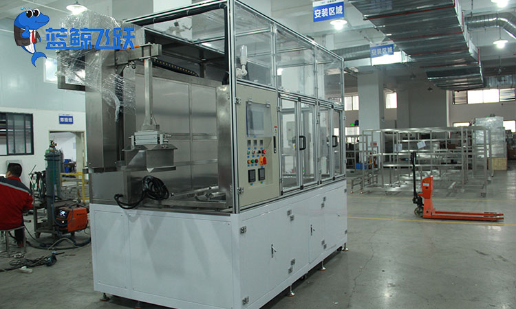 超声波清洗设备：金属零件清洁的卓越解决方案