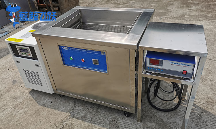 超声波清洗设备：清洗航天器件的高效方式