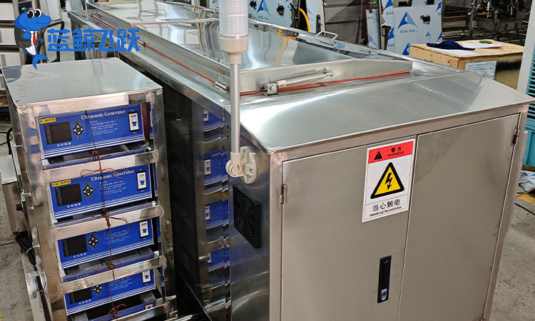 妖精WWW视频免费高清最新期如何有效清洗油污：原理、溶剂选择与操作技巧