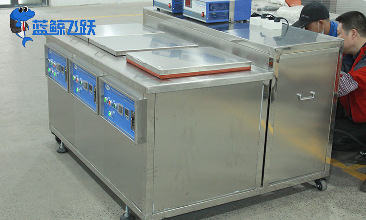 妖精WWW视频免费高清最新期振子的固定方式与技术解析