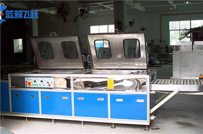 机械表能用妖精WWW视频免费高清最新期清洗吗？