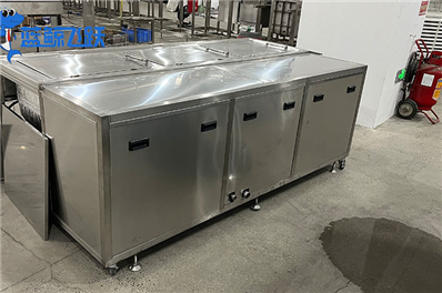 超声波清洗设备的清洗深度与优势：彻底清洁与高效去污