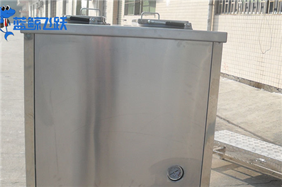 恢复清洁与功能：妖精WWW视频免费高清最新期清洗金属卫浴设备