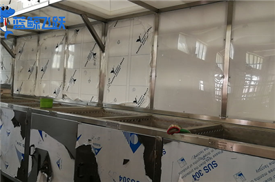 工业清洗的利器：超声波清洗器技术深度解析